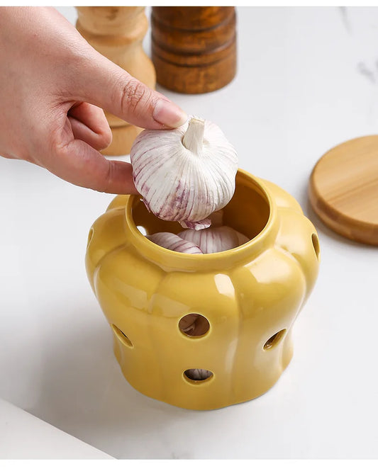 White Ceramic Garlic Storage Jar with Lid Exquisite Hollow Storage Jar Garlic Ginger Jar Candle Lampshade Household Candy Box